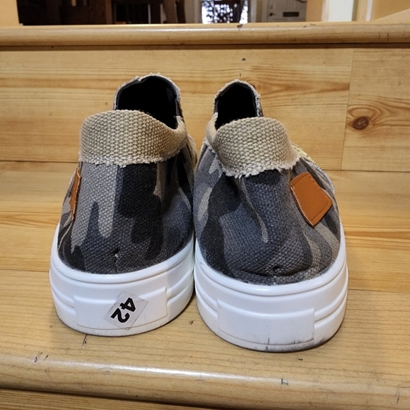 Rosy Women's Khaki Patchwork Leopard Sneakers - Picture 3 of 8